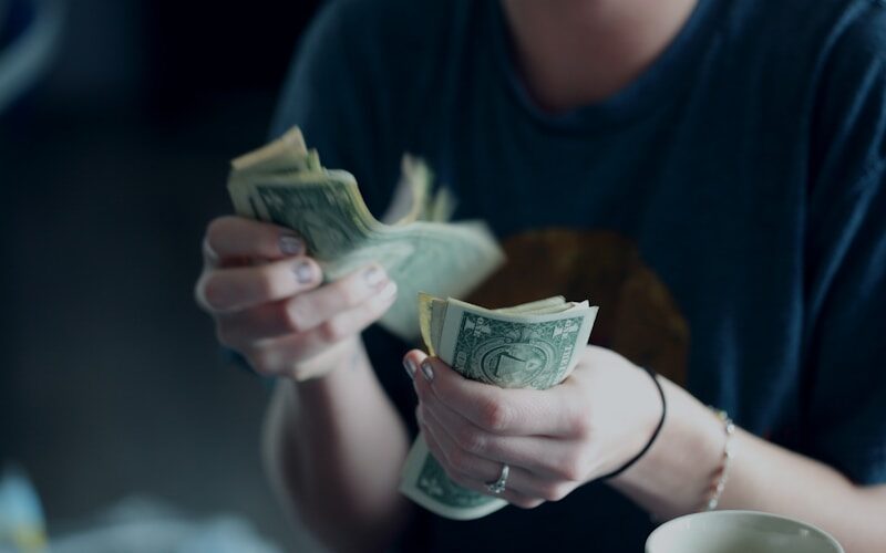 Como Poupar 1000 euros em 6 Meses